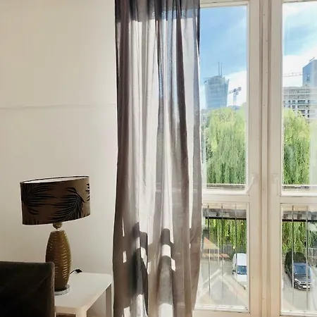 Inside City Centre Ii * 华沙